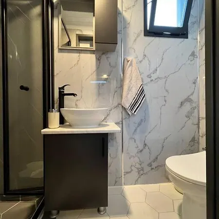 Calis Tiny House